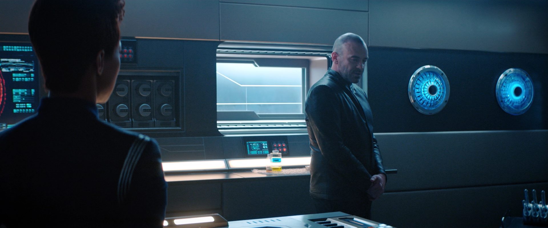 extant_StarTrekDiscovery_2x10-TheRedAngel_02694.jpg