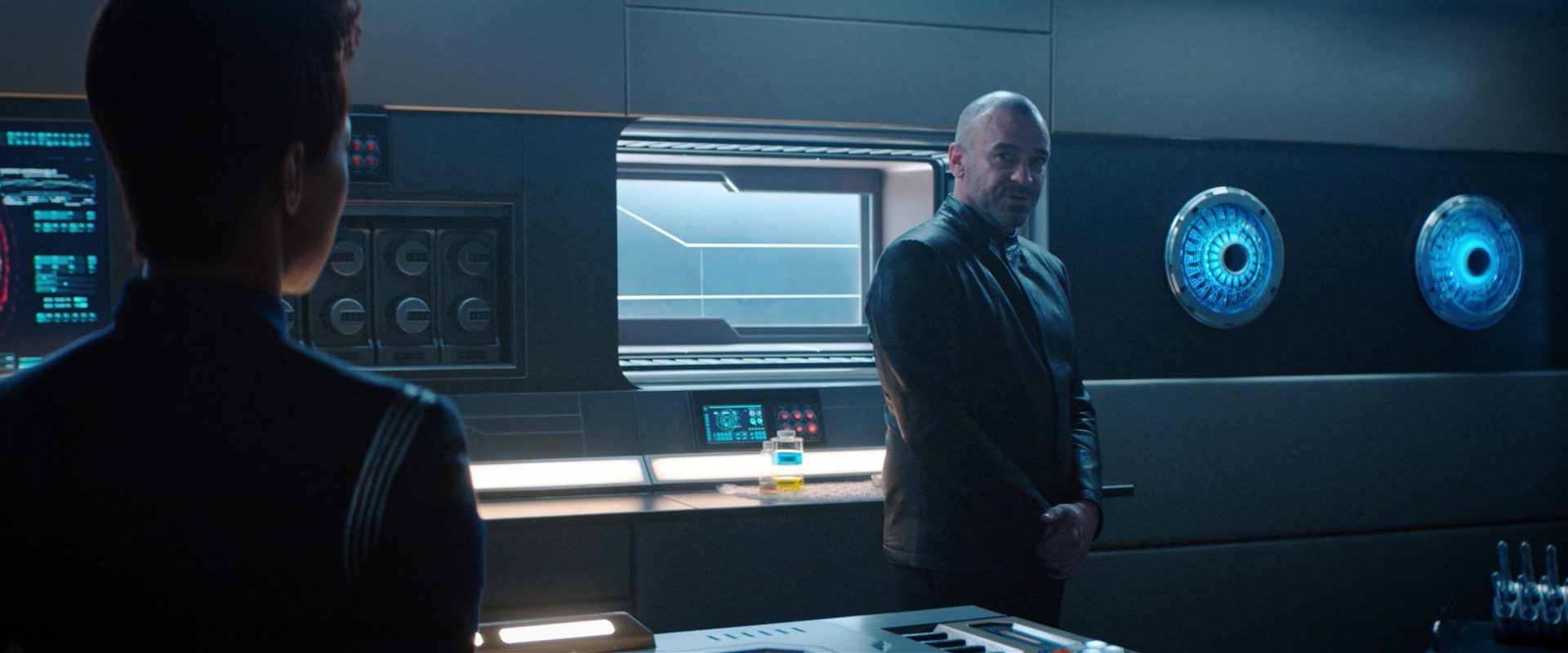 extant_StarTrekDiscovery_2x10-TheRedAngel_02695.jpg