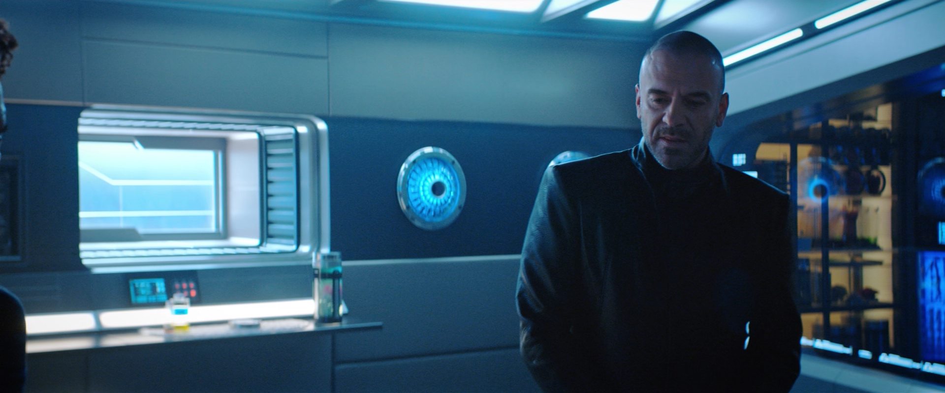 extant_StarTrekDiscovery_2x10-TheRedAngel_02706.jpg