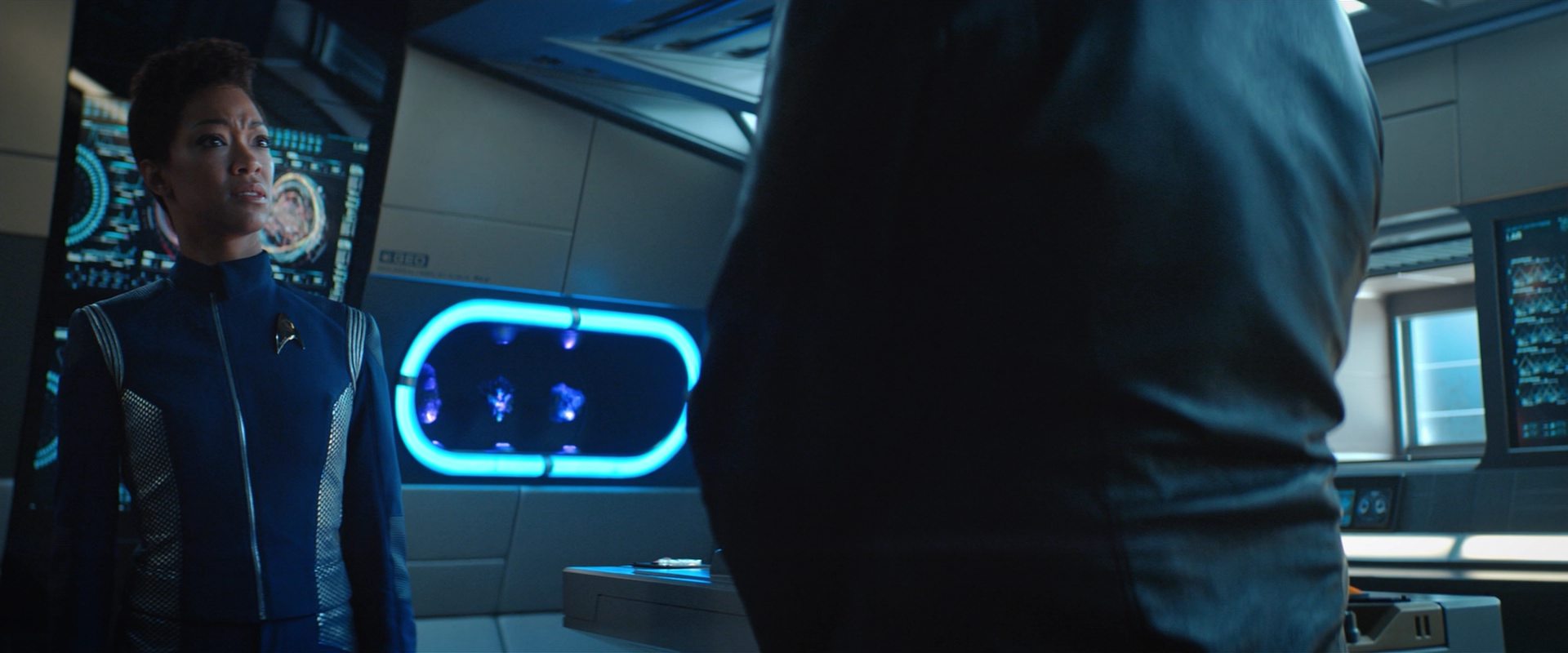 extant_StarTrekDiscovery_2x10-TheRedAngel_02712.jpg