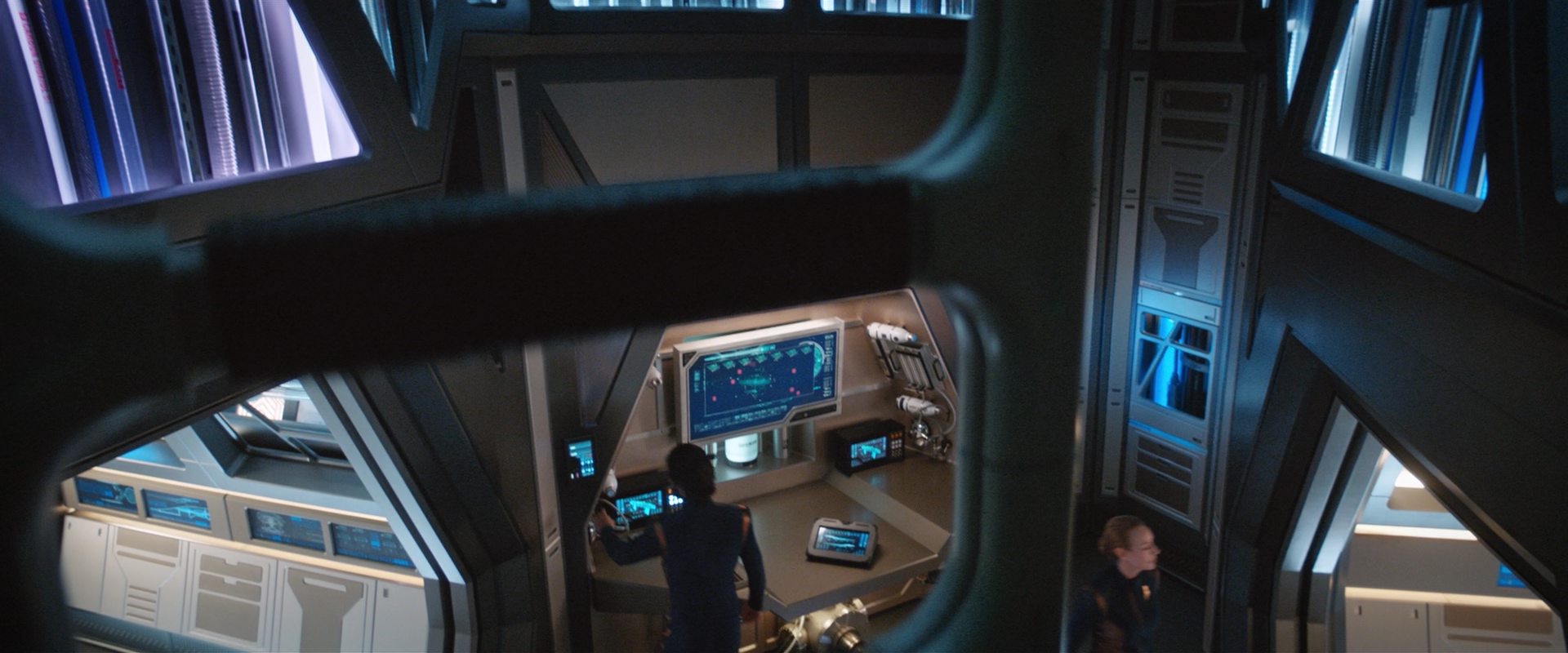 extant_StarTrekDiscovery_2x10-TheRedAngel_02977.jpg