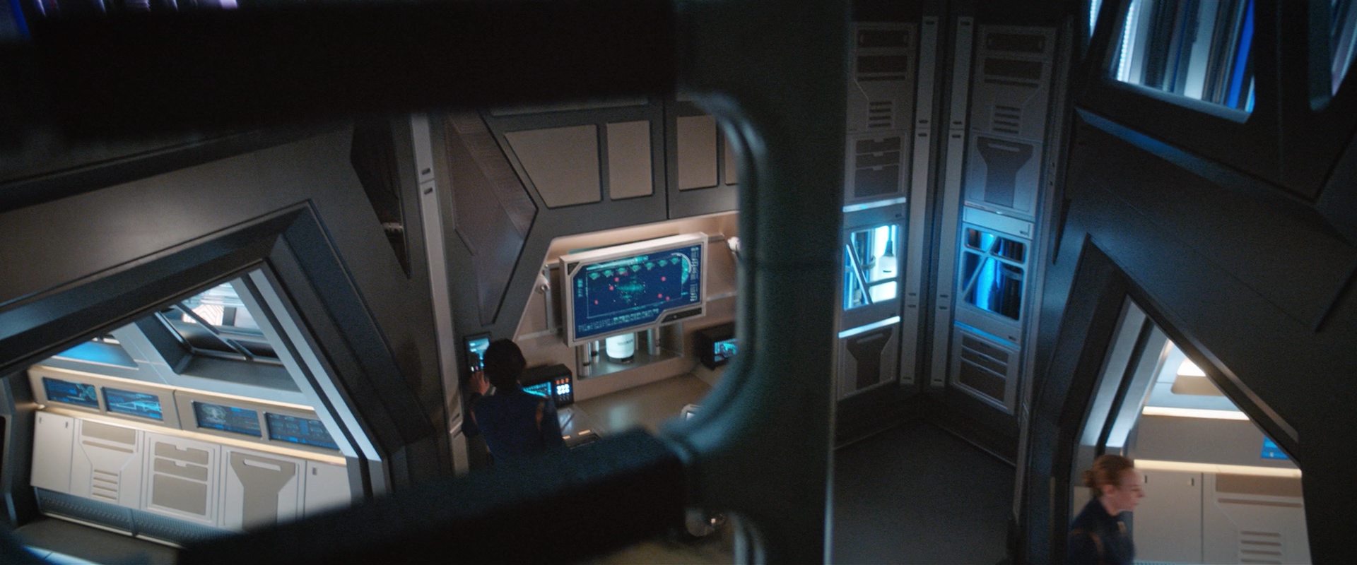 extant_StarTrekDiscovery_2x10-TheRedAngel_02978.jpg