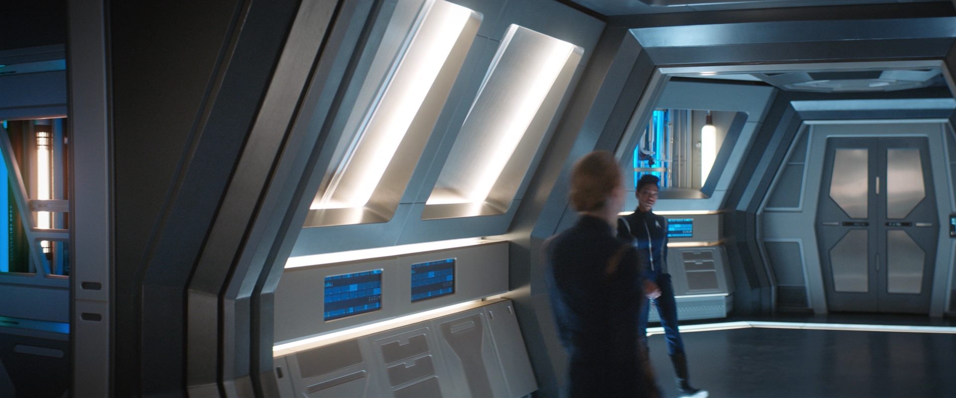 extant_StarTrekDiscovery_2x10-TheRedAngel_02980.jpg