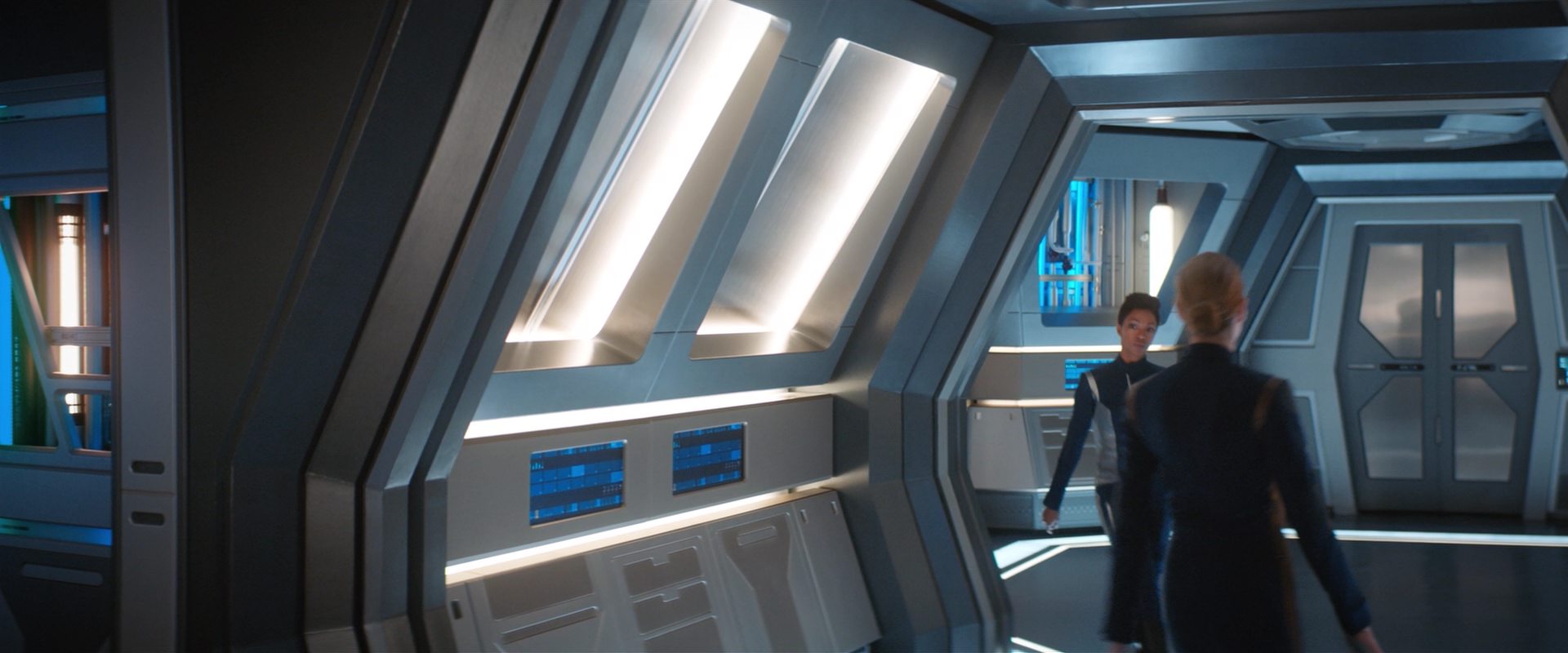 extant_StarTrekDiscovery_2x10-TheRedAngel_02981.jpg
