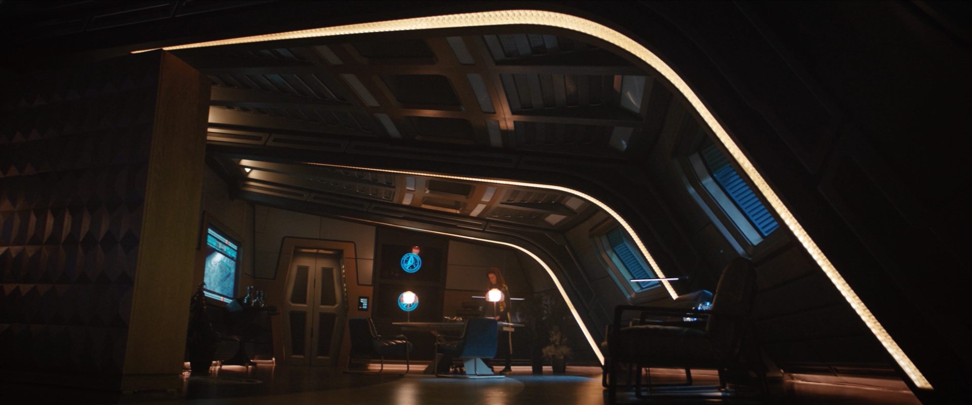 extant_StarTrekDiscovery_2x10-TheRedAngel_03075.jpg