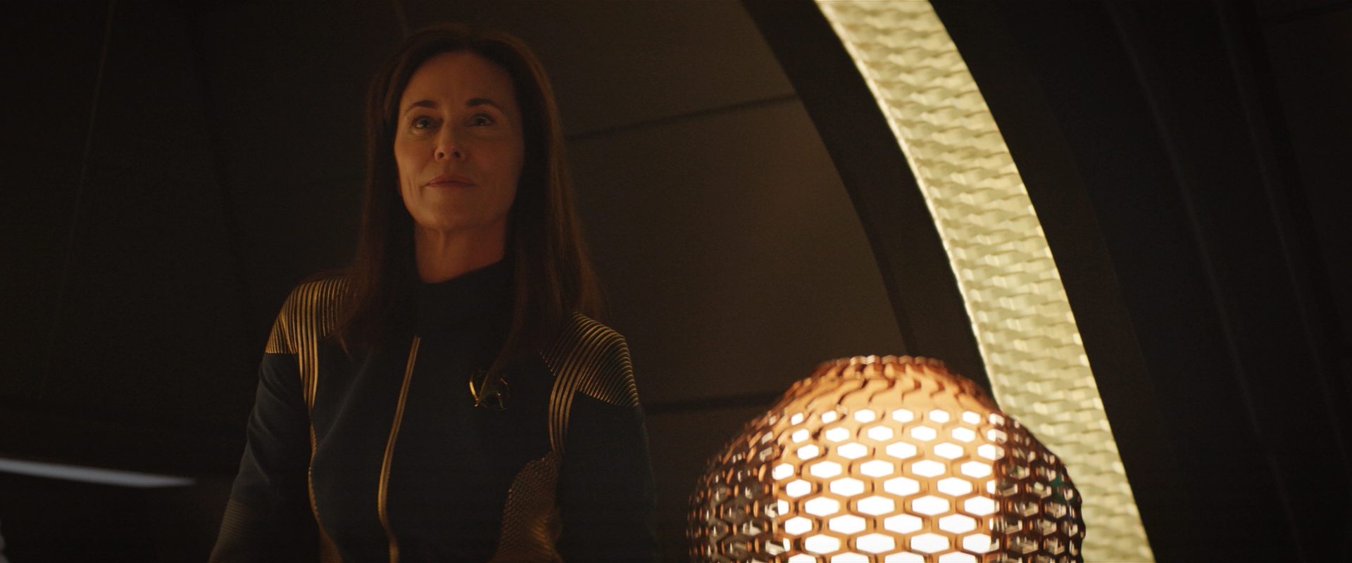 extant_StarTrekDiscovery_2x10-TheRedAngel_03091.jpg
