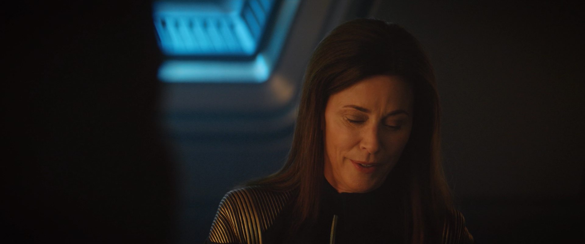 extant_StarTrekDiscovery_2x10-TheRedAngel_03274.jpg