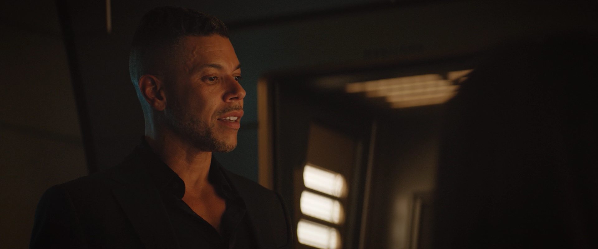 extant_StarTrekDiscovery_2x10-TheRedAngel_03297.jpg