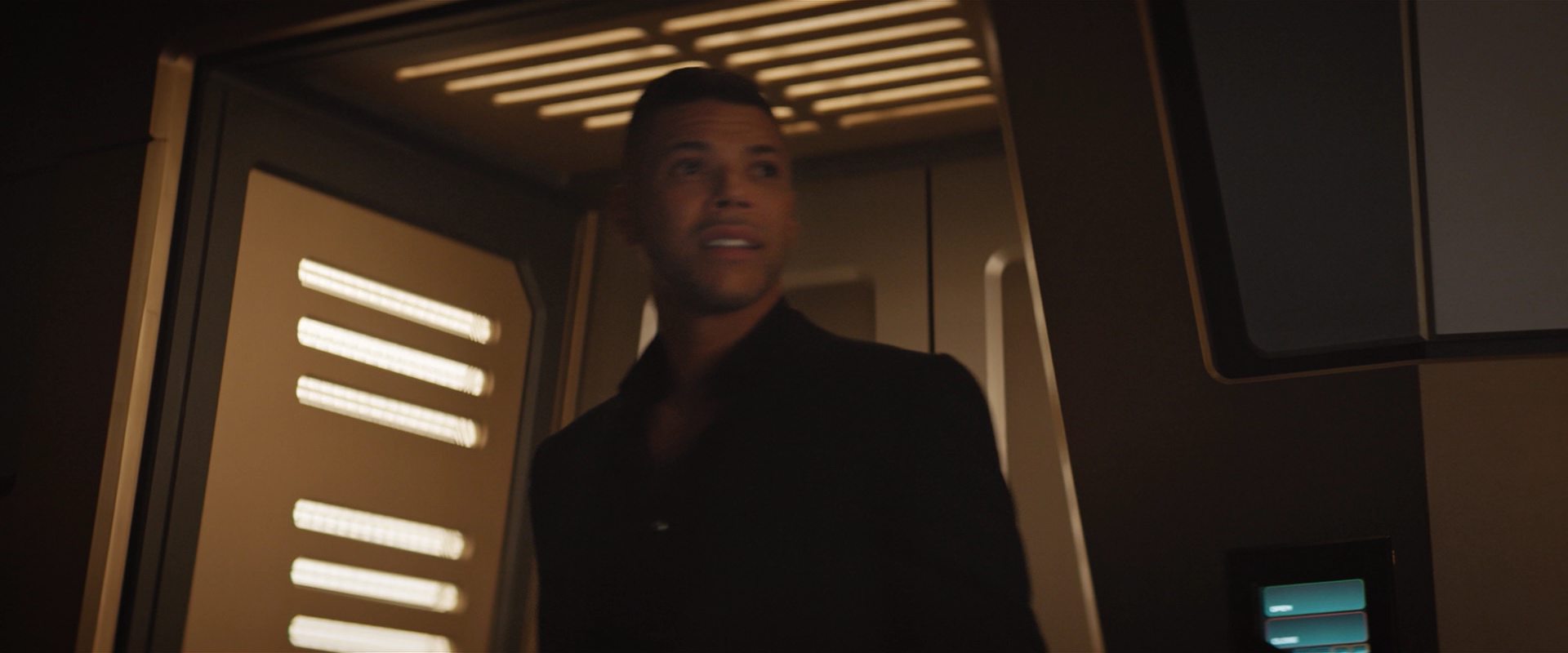 extant_StarTrekDiscovery_2x10-TheRedAngel_03310.jpg