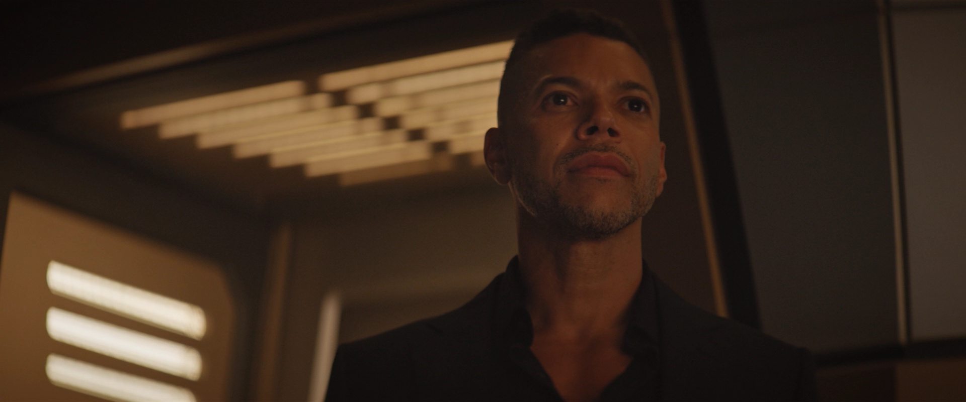 extant_StarTrekDiscovery_2x10-TheRedAngel_03323.jpg