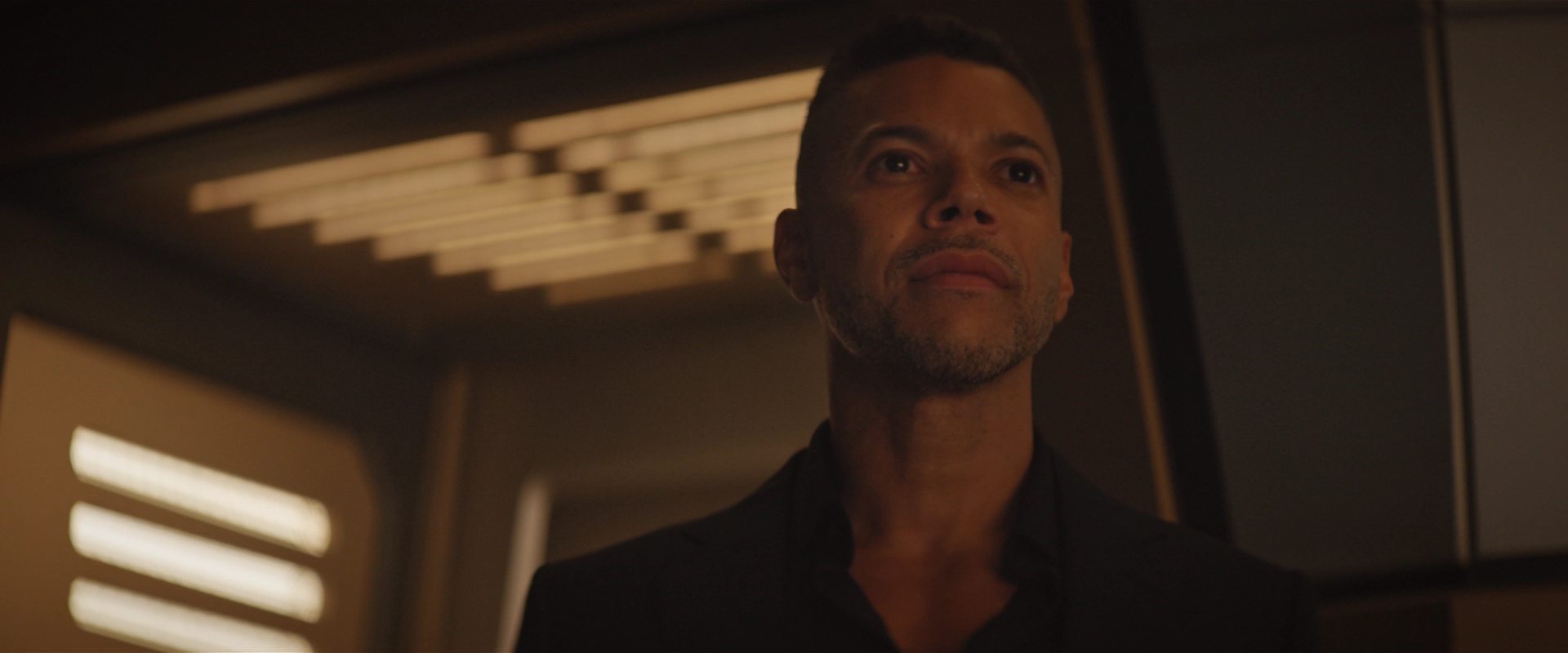 extant_StarTrekDiscovery_2x10-TheRedAngel_03324.jpg