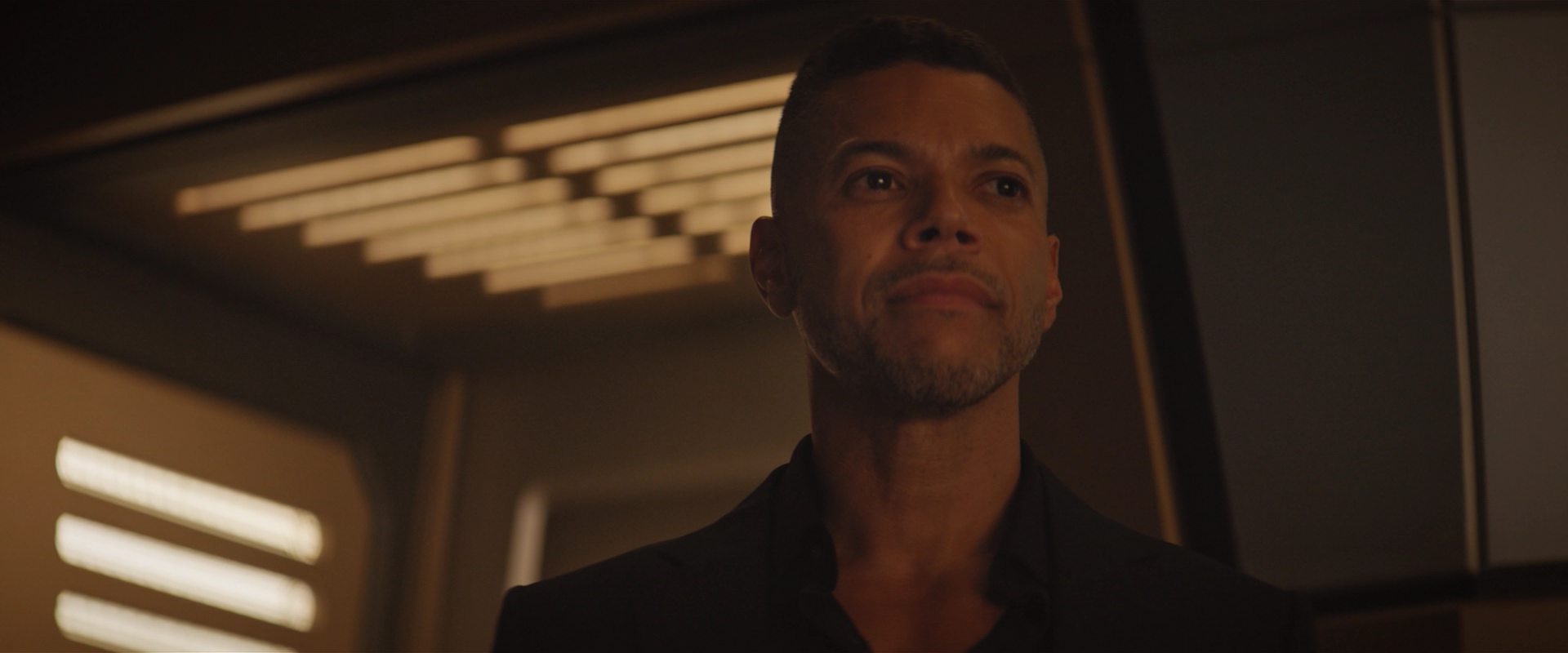 extant_StarTrekDiscovery_2x10-TheRedAngel_03327.jpg
