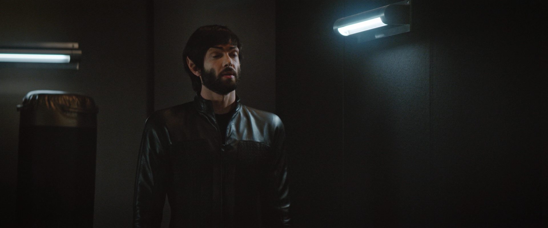 extant_StarTrekDiscovery_2x10-TheRedAngel_03368.jpg