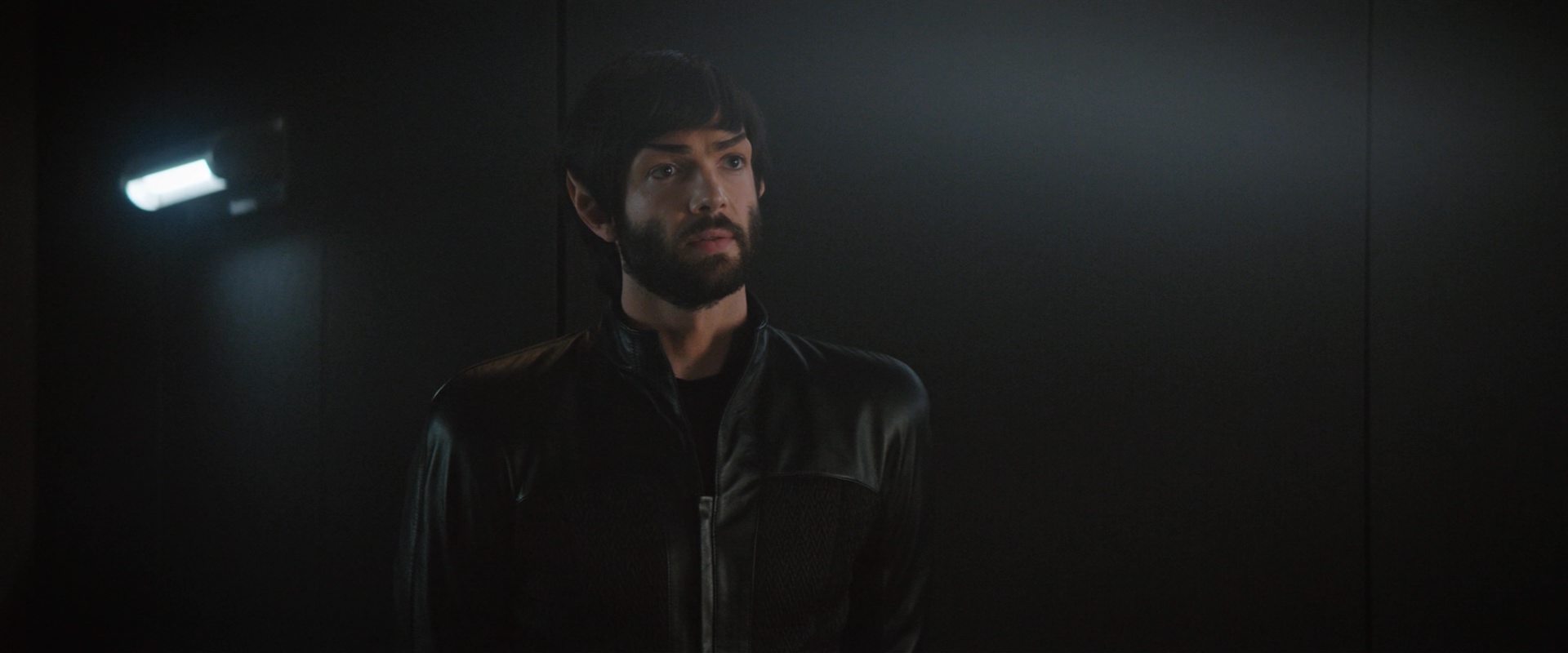 extant_StarTrekDiscovery_2x10-TheRedAngel_03411.jpg