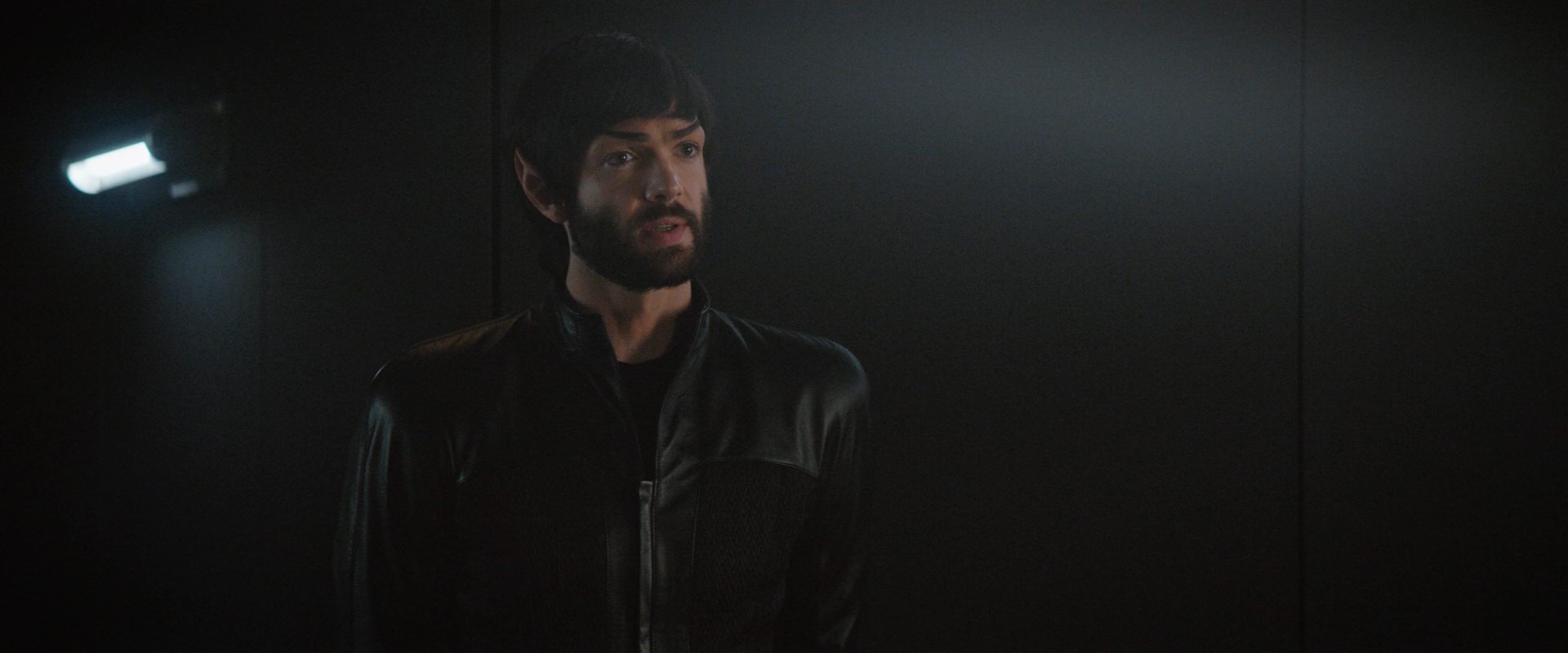 extant_StarTrekDiscovery_2x10-TheRedAngel_03417.jpg