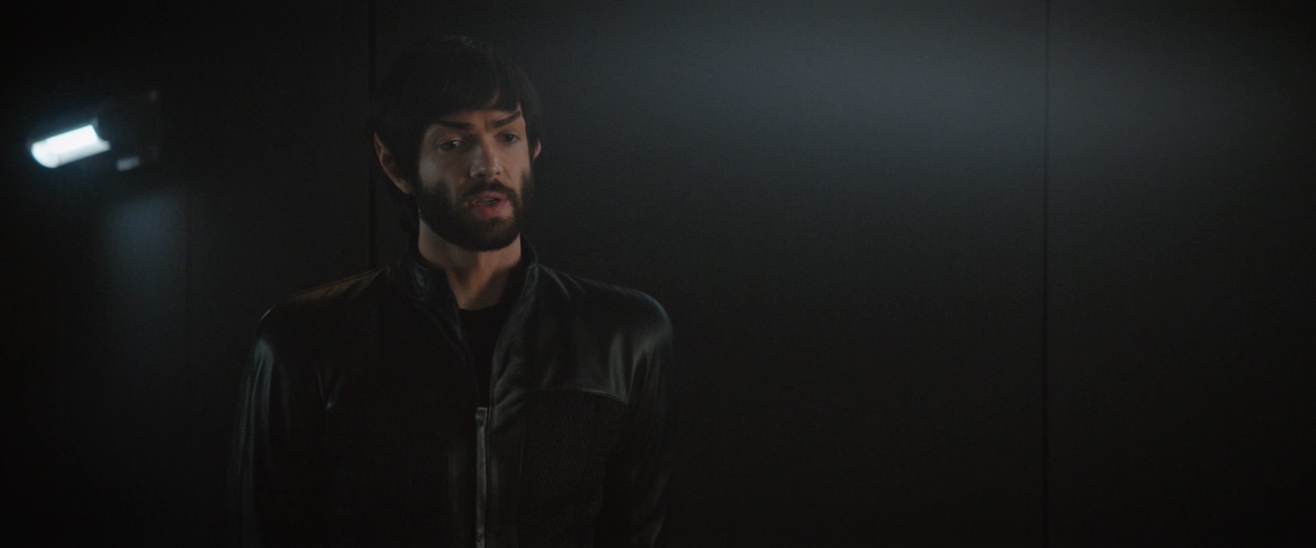 extant_StarTrekDiscovery_2x10-TheRedAngel_03422.jpg