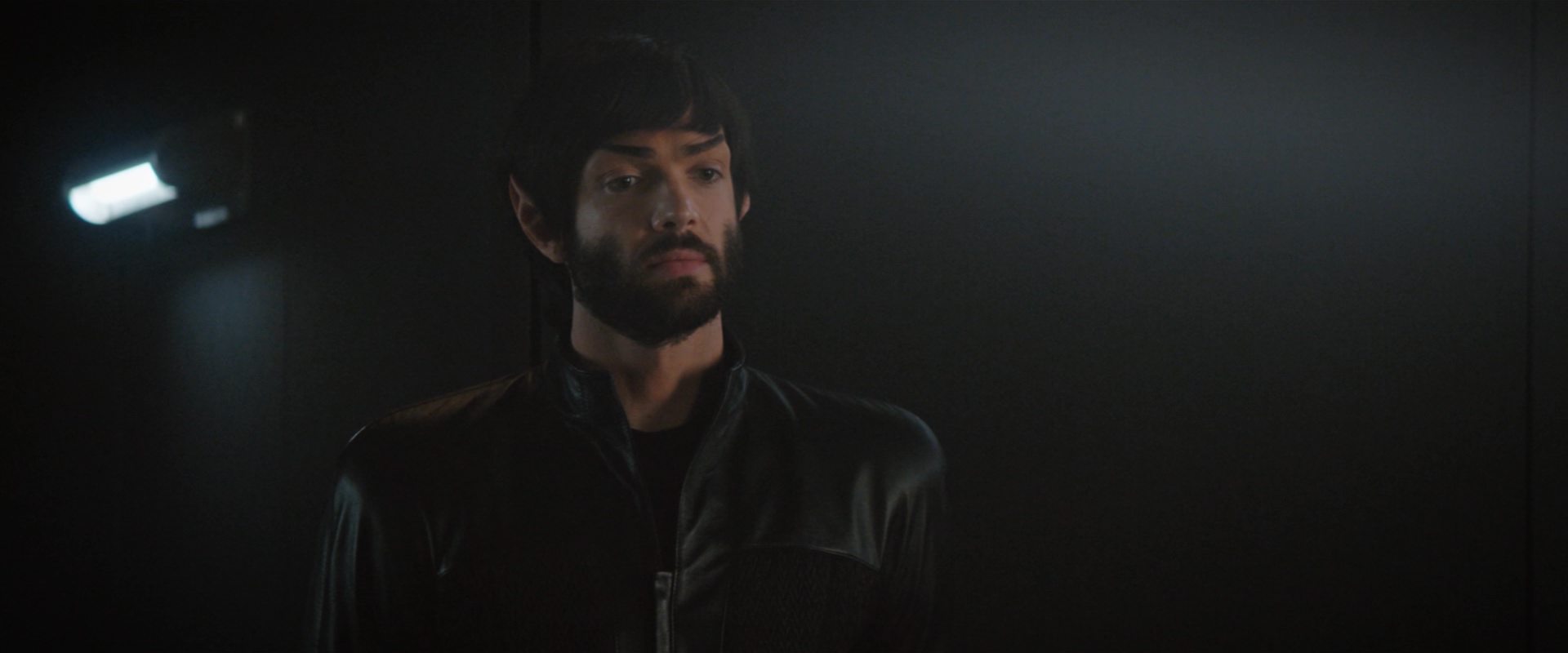 extant_StarTrekDiscovery_2x10-TheRedAngel_03437.jpg