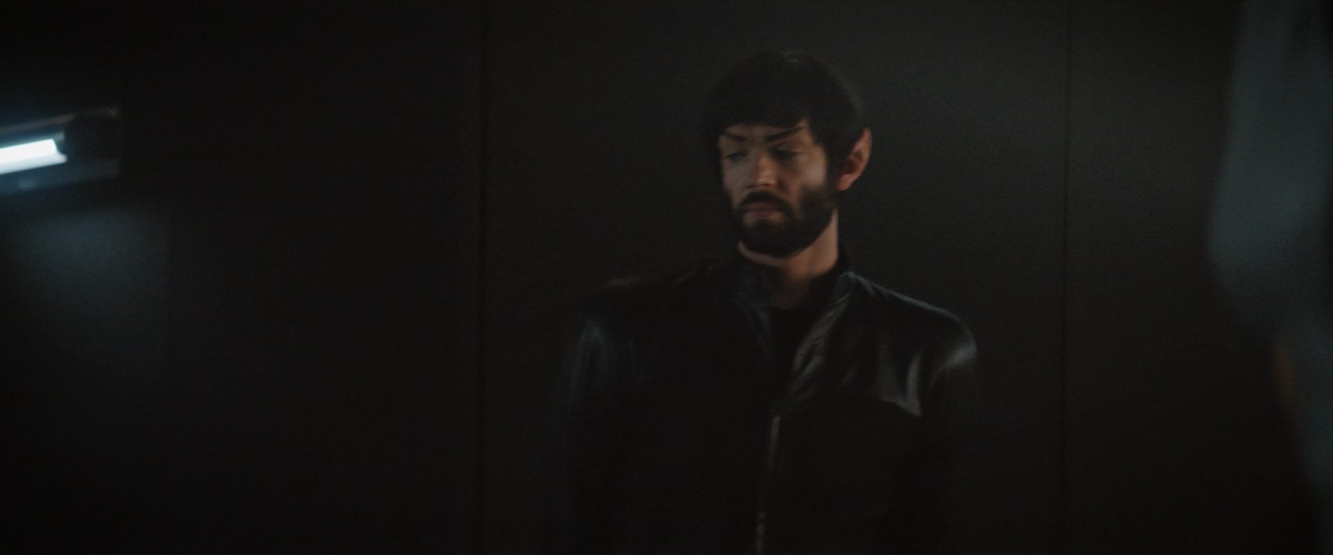 extant_StarTrekDiscovery_2x10-TheRedAngel_03453.jpg