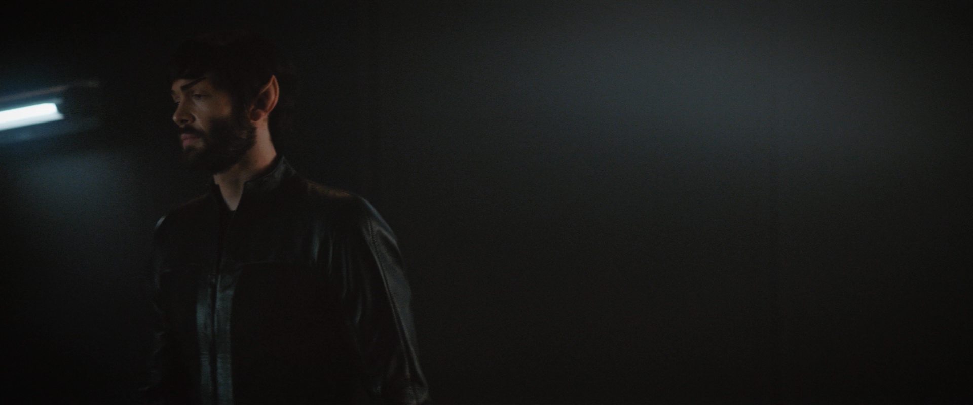 extant_StarTrekDiscovery_2x10-TheRedAngel_03455.jpg