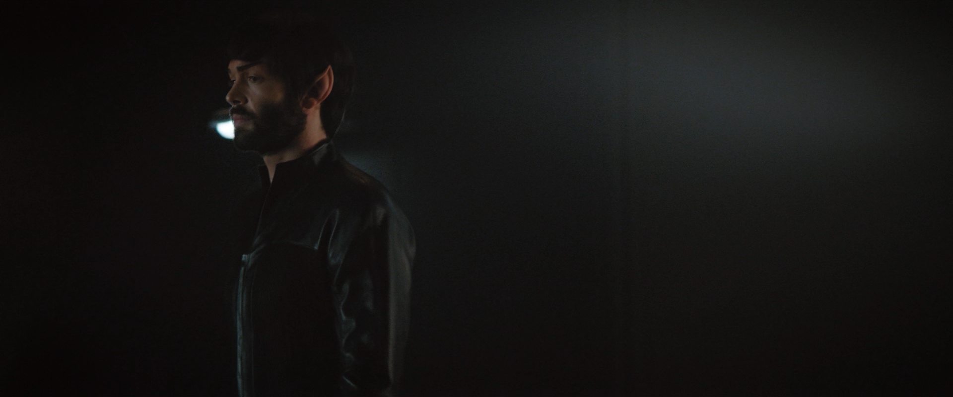 extant_StarTrekDiscovery_2x10-TheRedAngel_03456.jpg