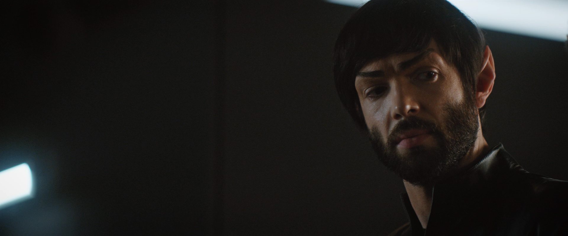 extant_StarTrekDiscovery_2x10-TheRedAngel_03547.jpg
