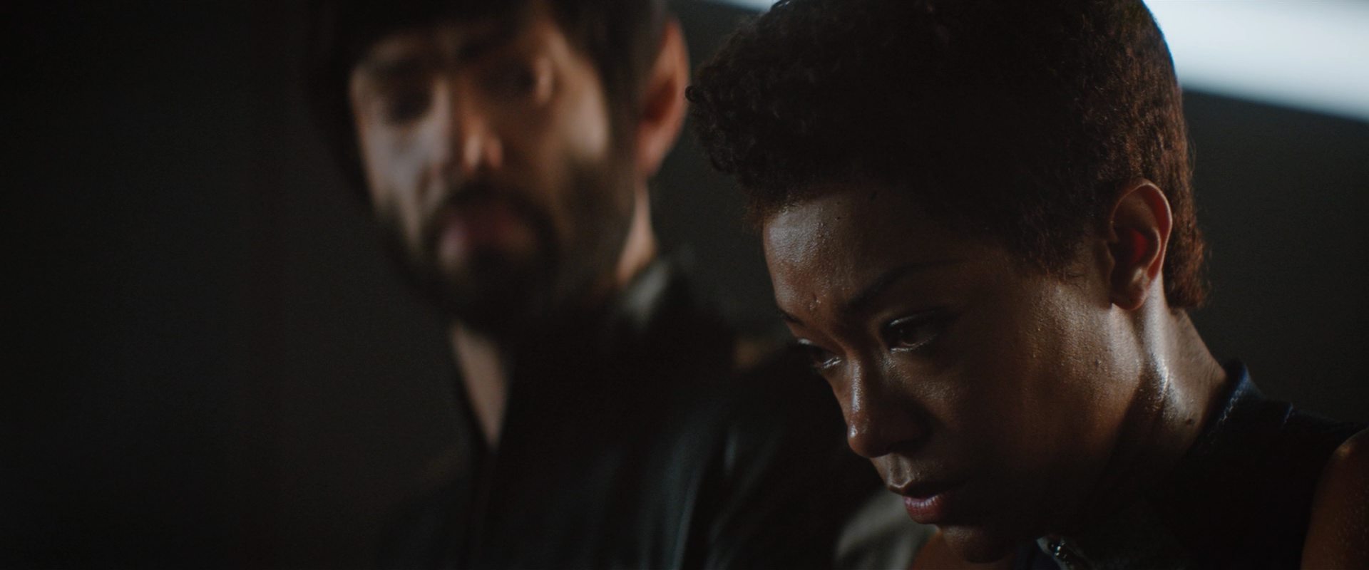 extant_StarTrekDiscovery_2x10-TheRedAngel_03560.jpg