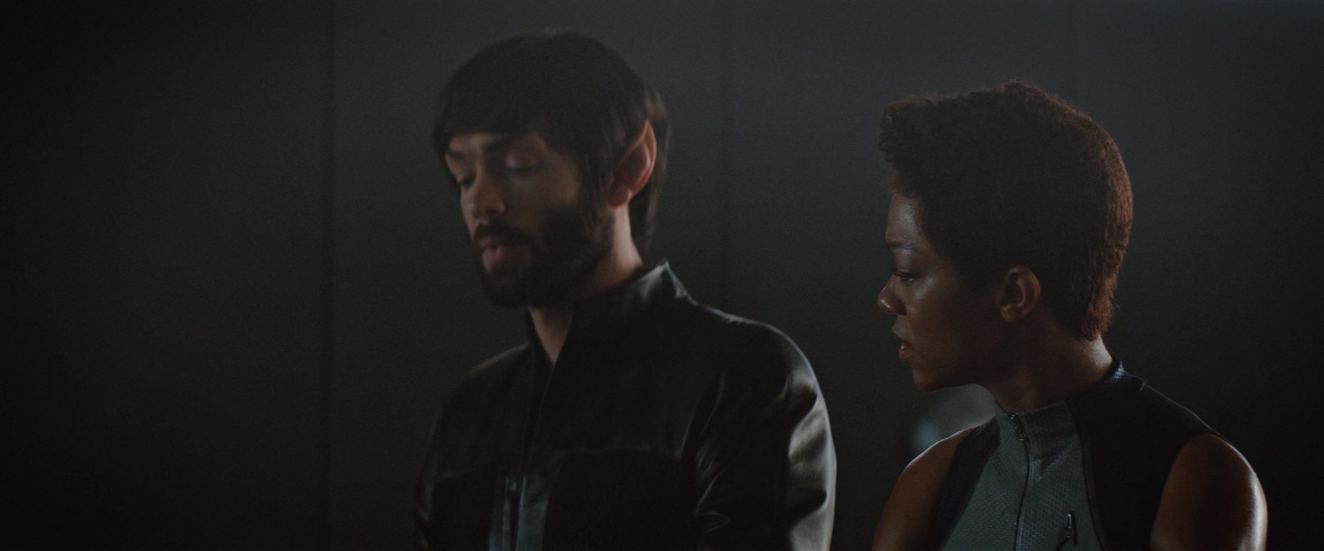 extant_StarTrekDiscovery_2x10-TheRedAngel_03685.jpg