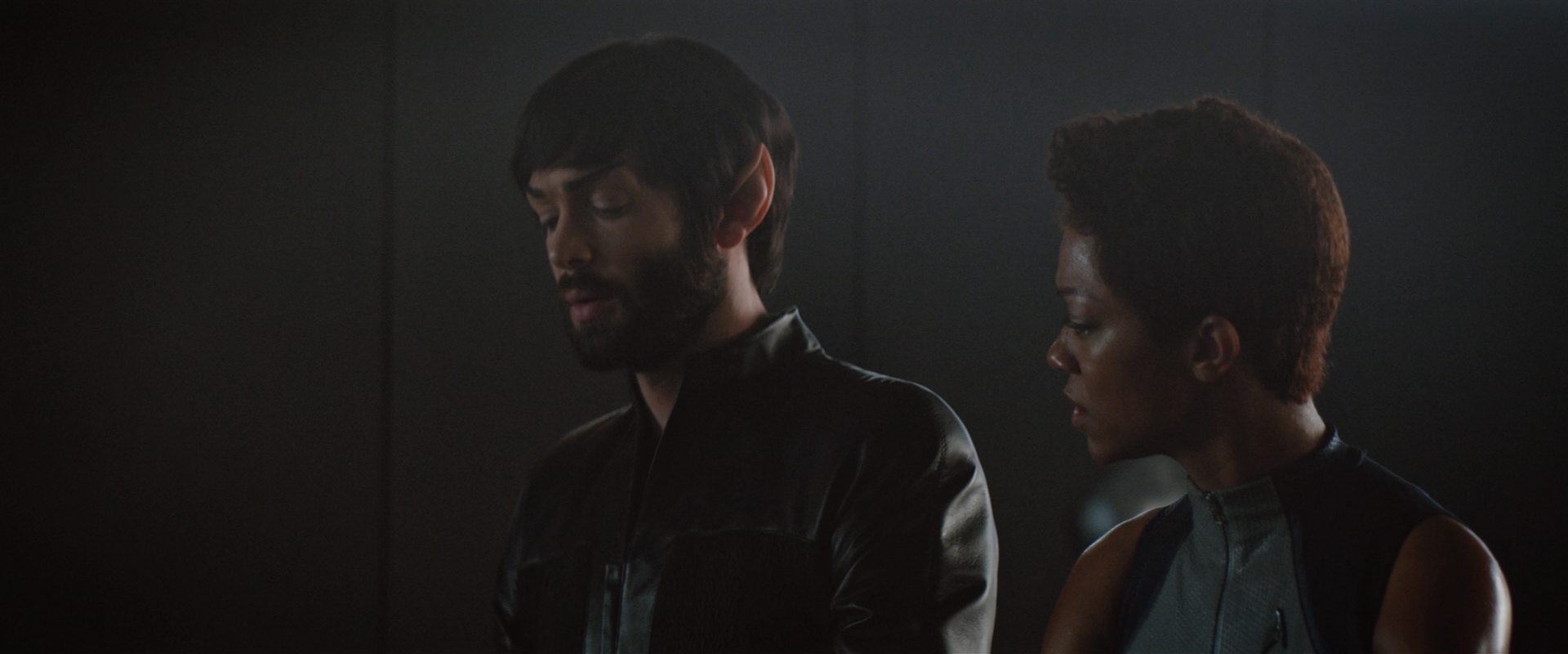 extant_StarTrekDiscovery_2x10-TheRedAngel_03686.jpg