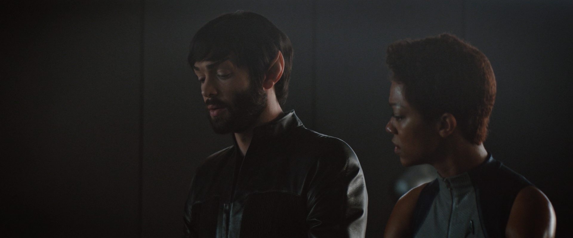 extant_StarTrekDiscovery_2x10-TheRedAngel_03687.jpg