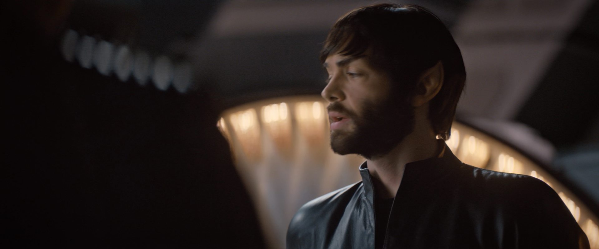 extant_StarTrekDiscovery_2x10-TheRedAngel_03763.jpg