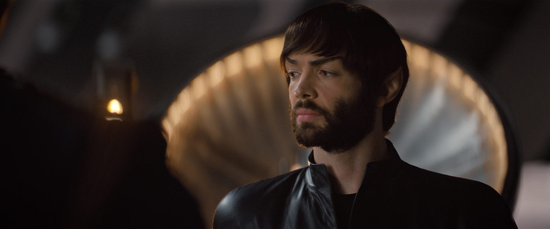 extant_StarTrekDiscovery_2x10-TheRedAngel_03904.jpg