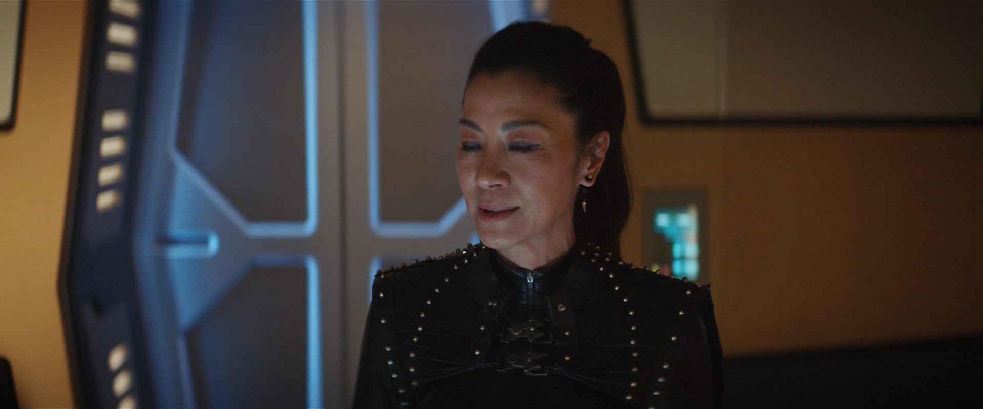 extant_StarTrekDiscovery_2x10-TheRedAngel_03977.jpg