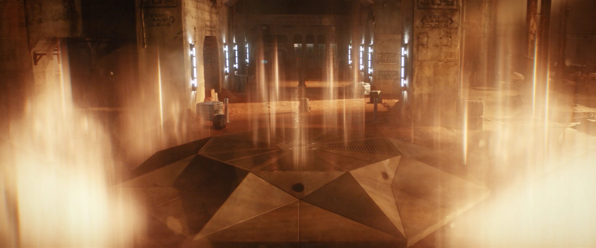 extant_StarTrekDiscovery_2x10-TheRedAngel_03988.jpg