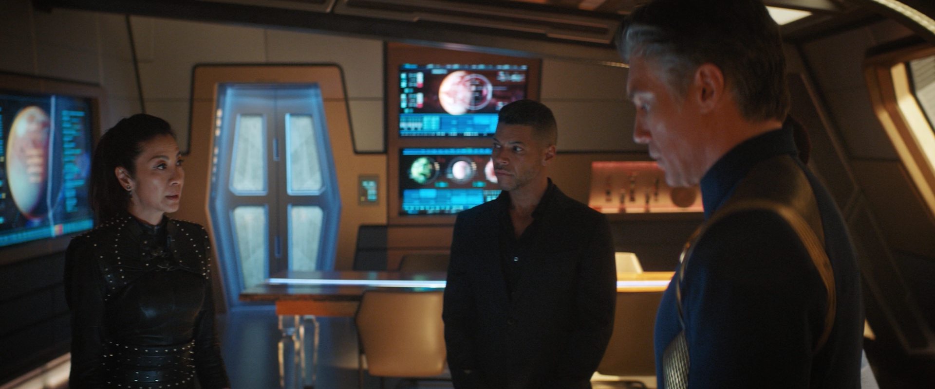 extant_StarTrekDiscovery_2x10-TheRedAngel_04038.jpg