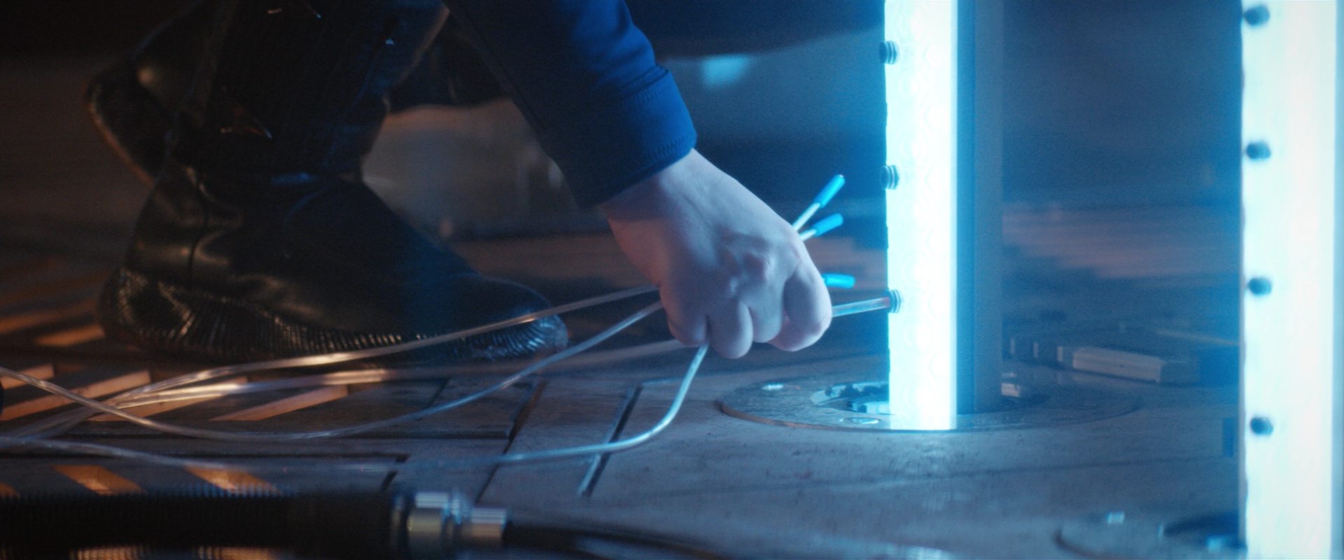 extant_StarTrekDiscovery_2x10-TheRedAngel_04053.jpg