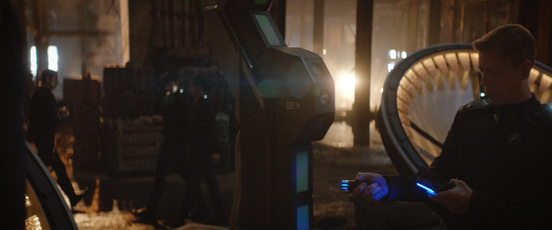extant_StarTrekDiscovery_2x10-TheRedAngel_04065.jpg