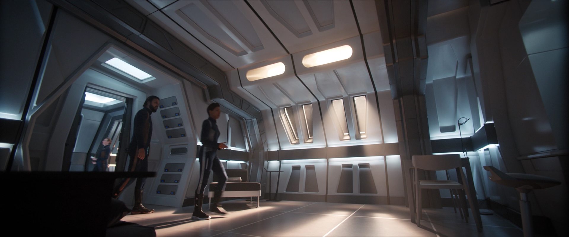 extant_StarTrekDiscovery_2x10-TheRedAngel_04115.jpg