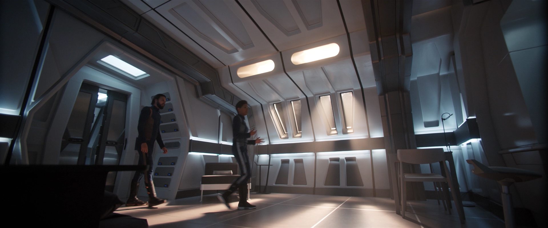 extant_StarTrekDiscovery_2x10-TheRedAngel_04116.jpg