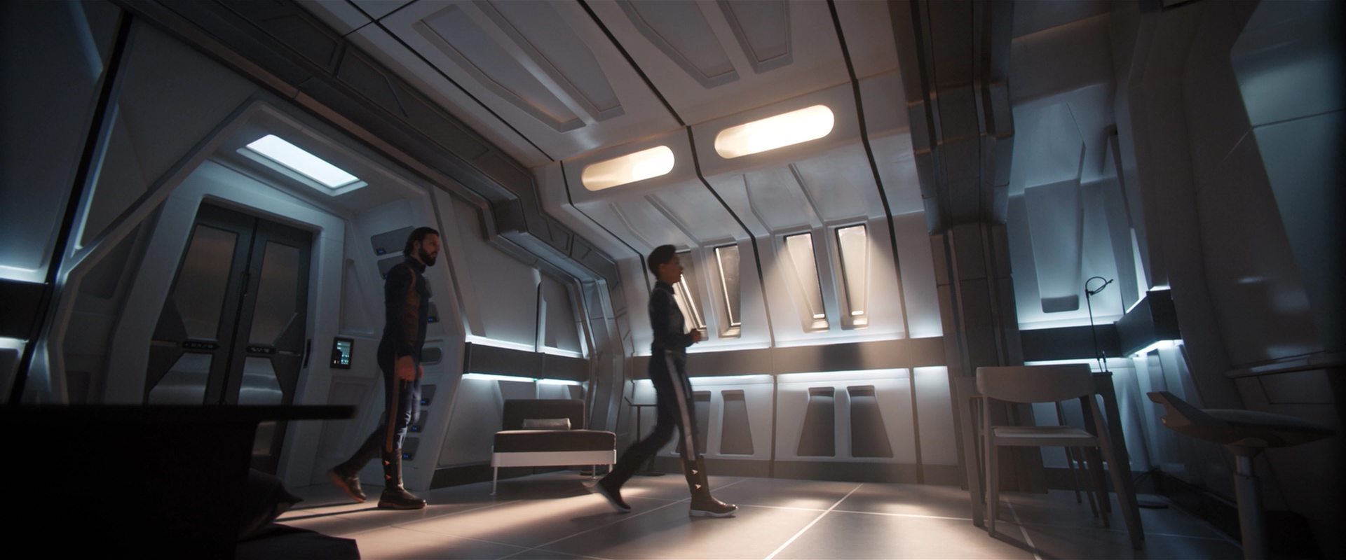 extant_StarTrekDiscovery_2x10-TheRedAngel_04117.jpg