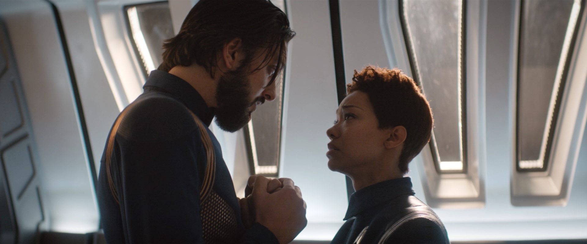 extant_StarTrekDiscovery_2x10-TheRedAngel_04190.jpg