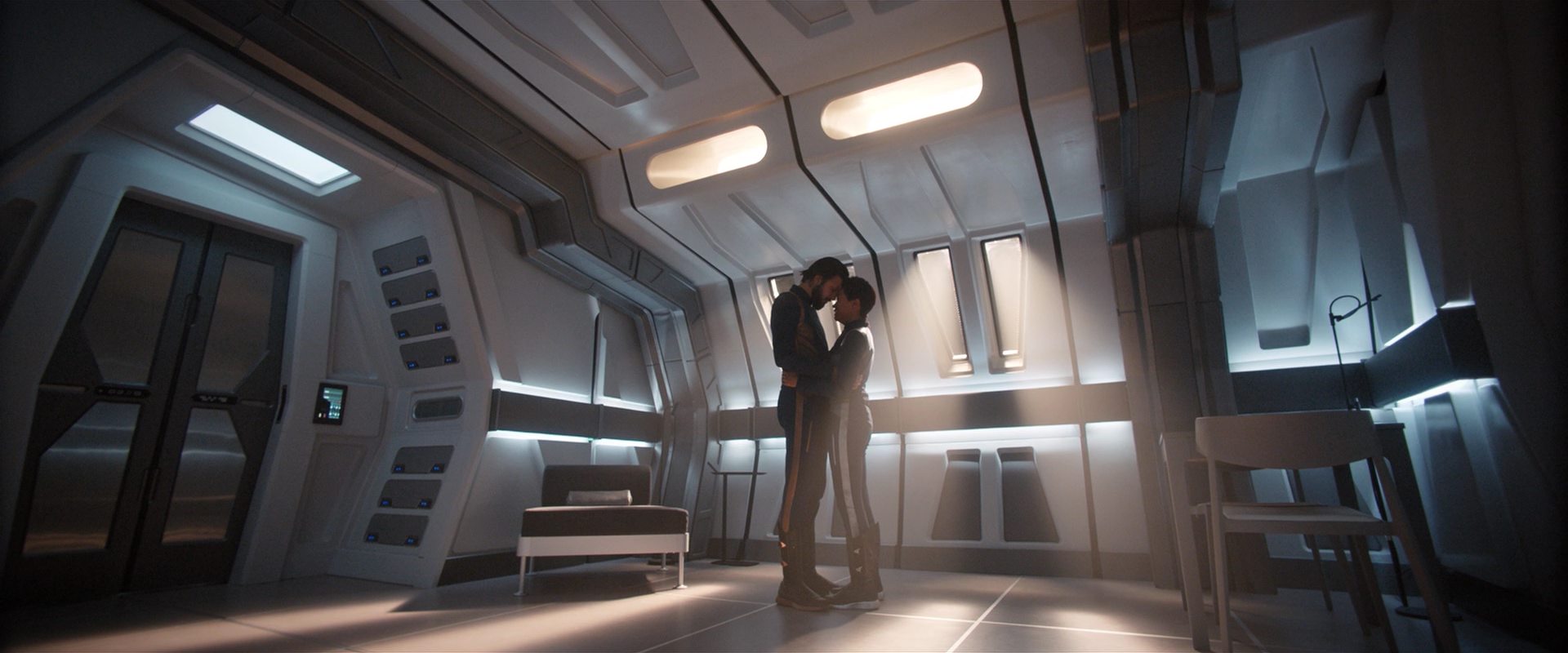 extant_StarTrekDiscovery_2x10-TheRedAngel_04261.jpg