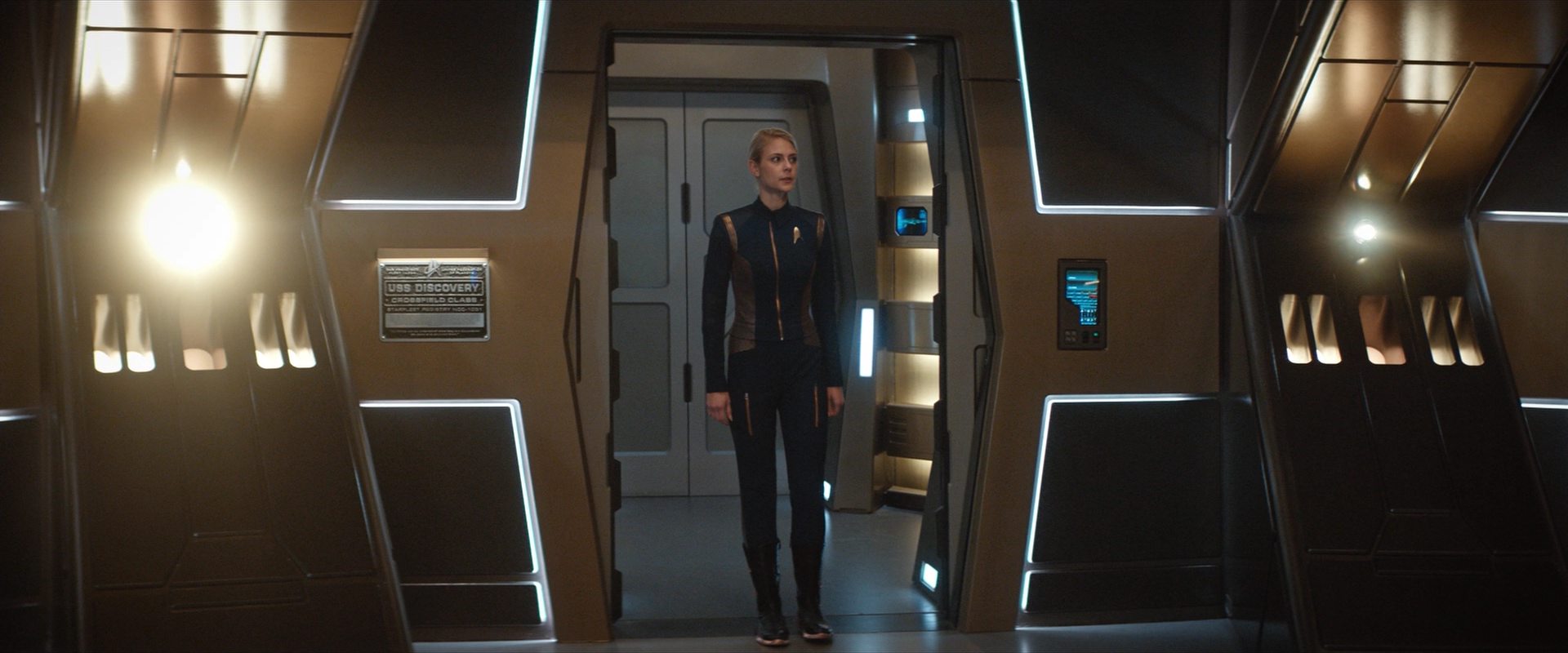 extant_StarTrekDiscovery_2x10-TheRedAngel_04292.jpg