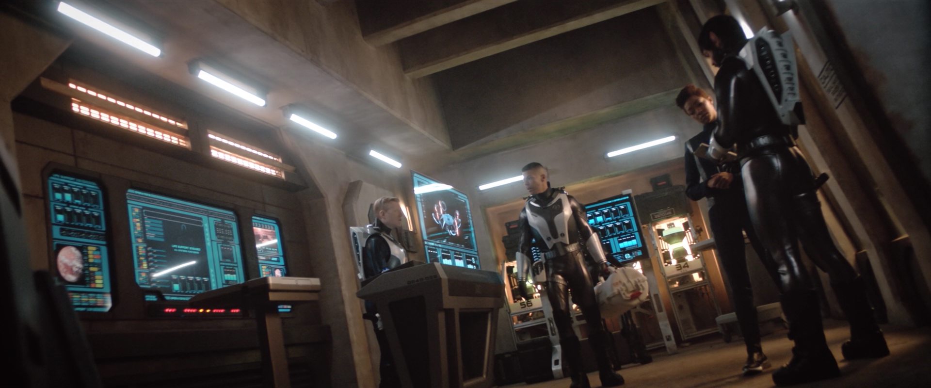 extant_StarTrekDiscovery_2x10-TheRedAngel_04343.jpg
