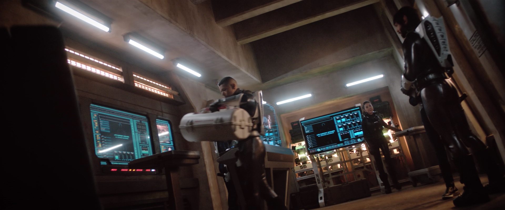 extant_StarTrekDiscovery_2x10-TheRedAngel_04397.jpg