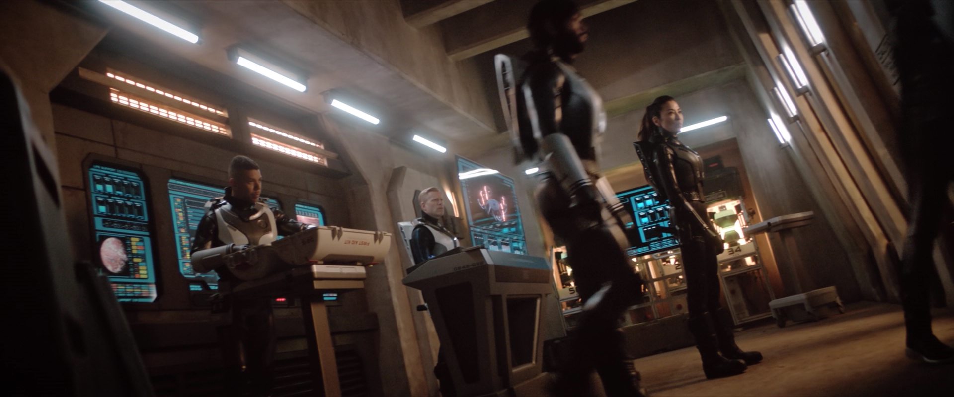 extant_StarTrekDiscovery_2x10-TheRedAngel_04494.jpg