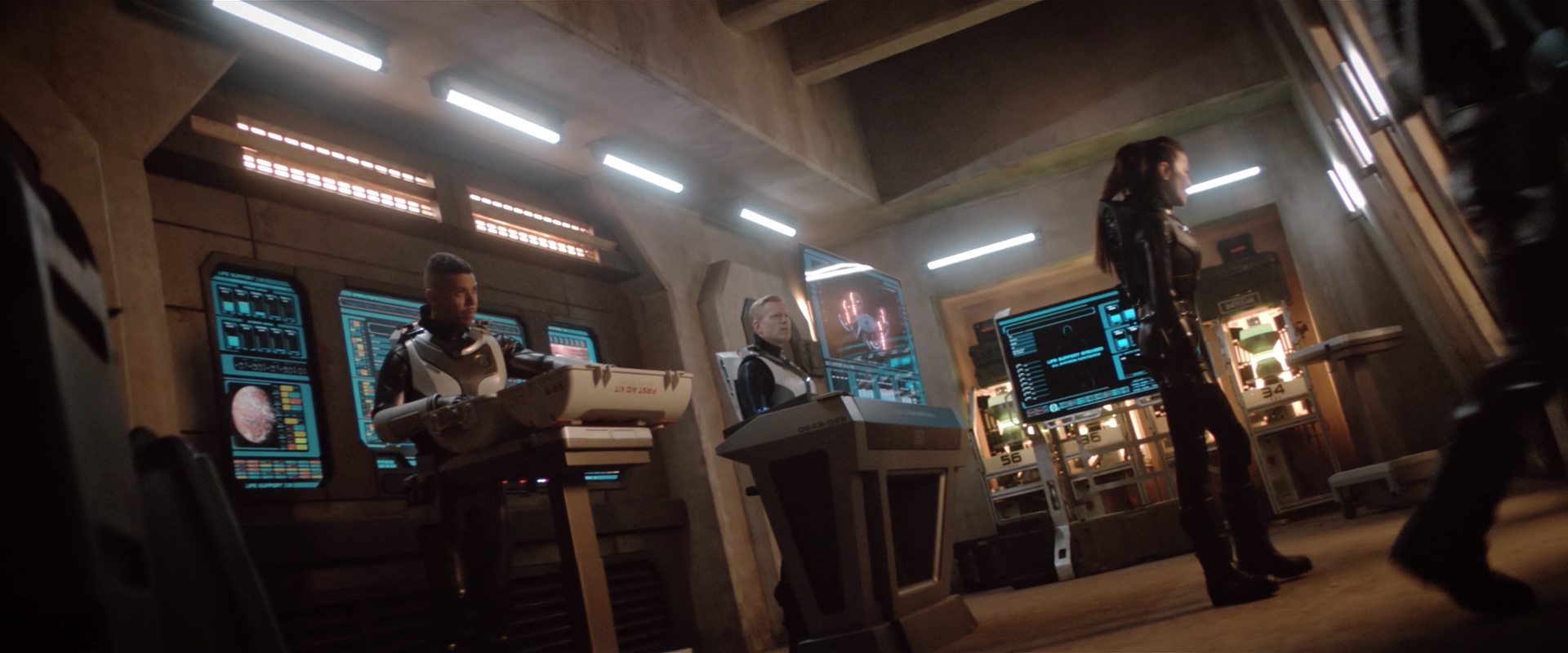 extant_StarTrekDiscovery_2x10-TheRedAngel_04496.jpg