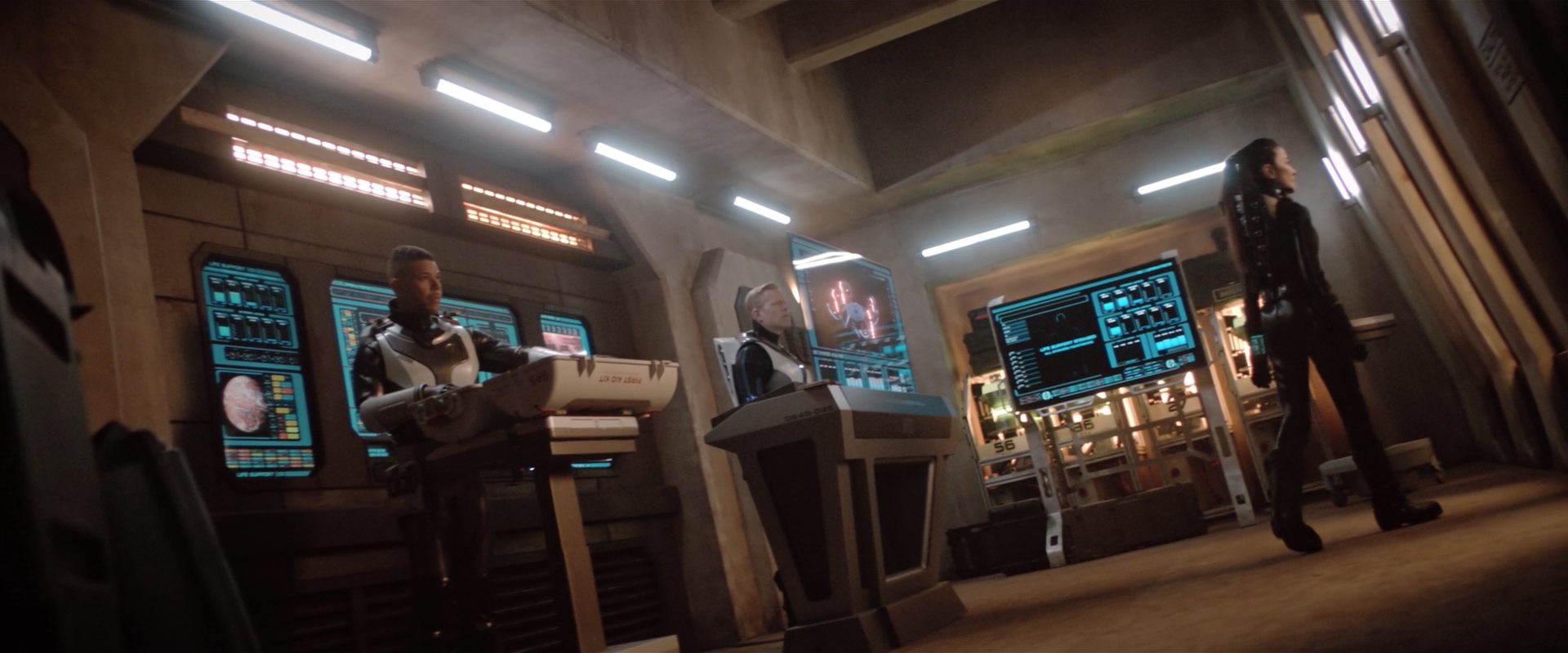 extant_StarTrekDiscovery_2x10-TheRedAngel_04499.jpg
