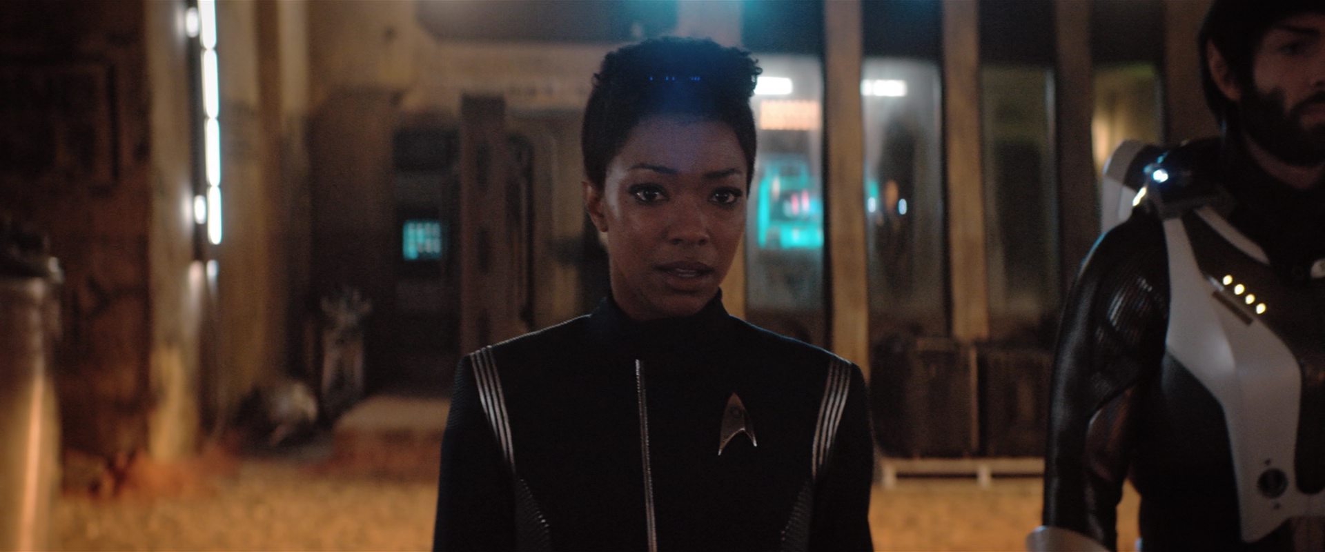 extant_StarTrekDiscovery_2x10-TheRedAngel_04516.jpg