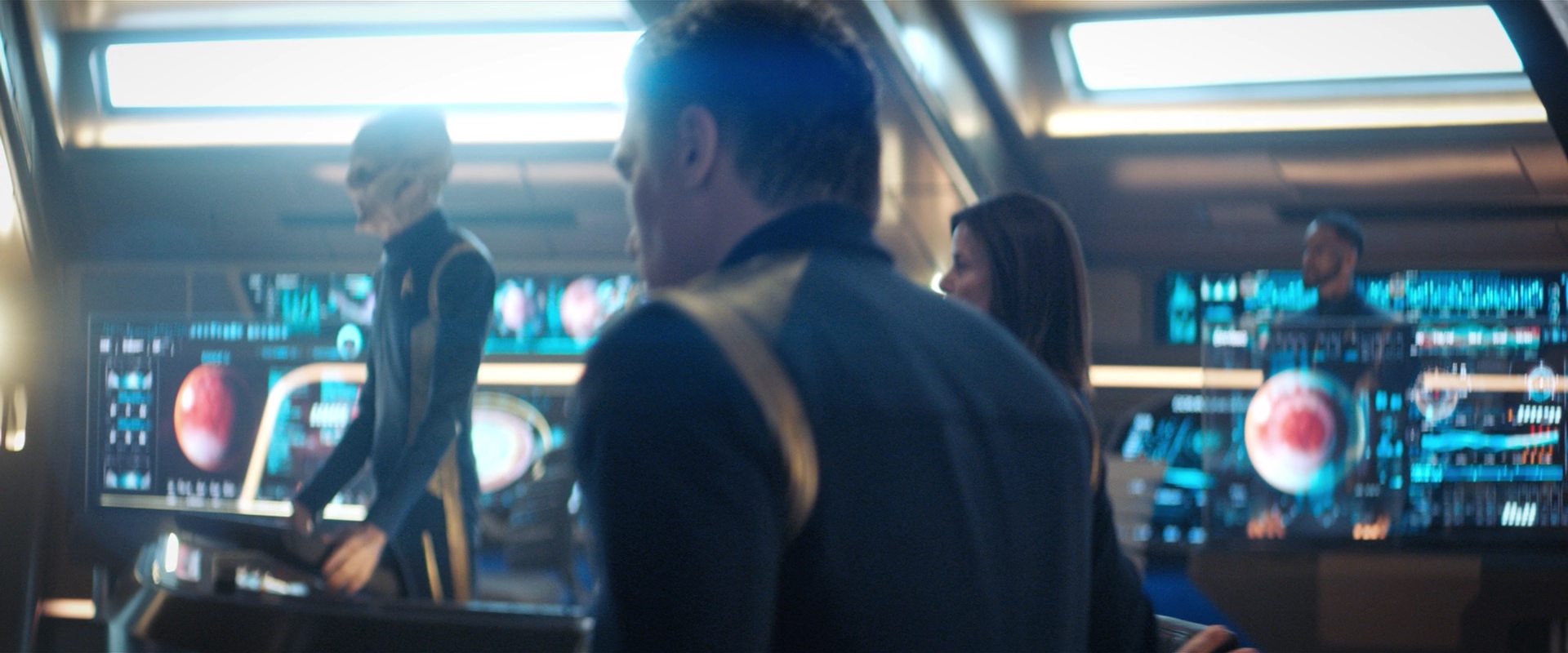 extant_StarTrekDiscovery_2x10-TheRedAngel_04526.jpg