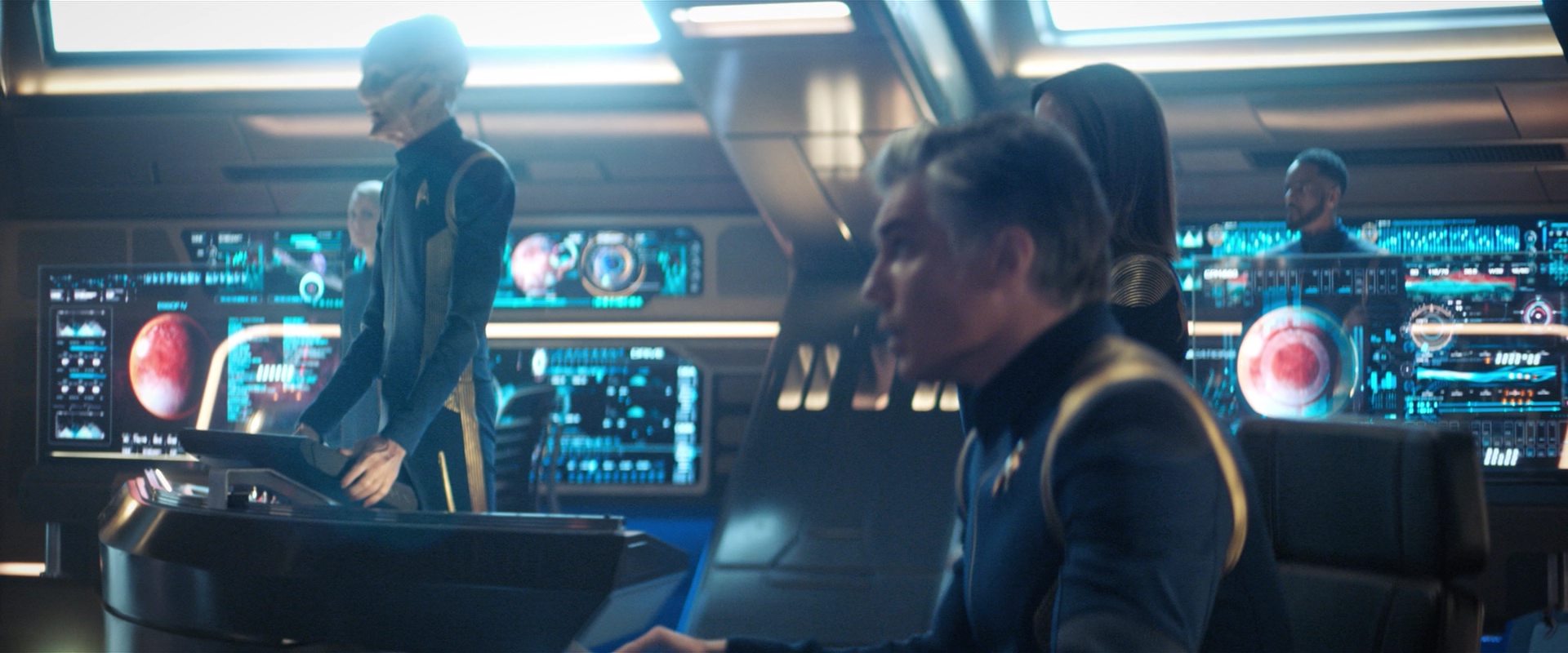 extant_StarTrekDiscovery_2x10-TheRedAngel_04531.jpg